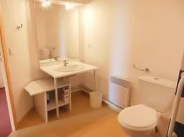  Hotel Les Pistes.13 France